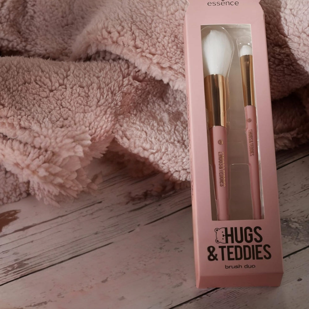 ESSENCE | HUGS & TEDDIES BRUSH DUO