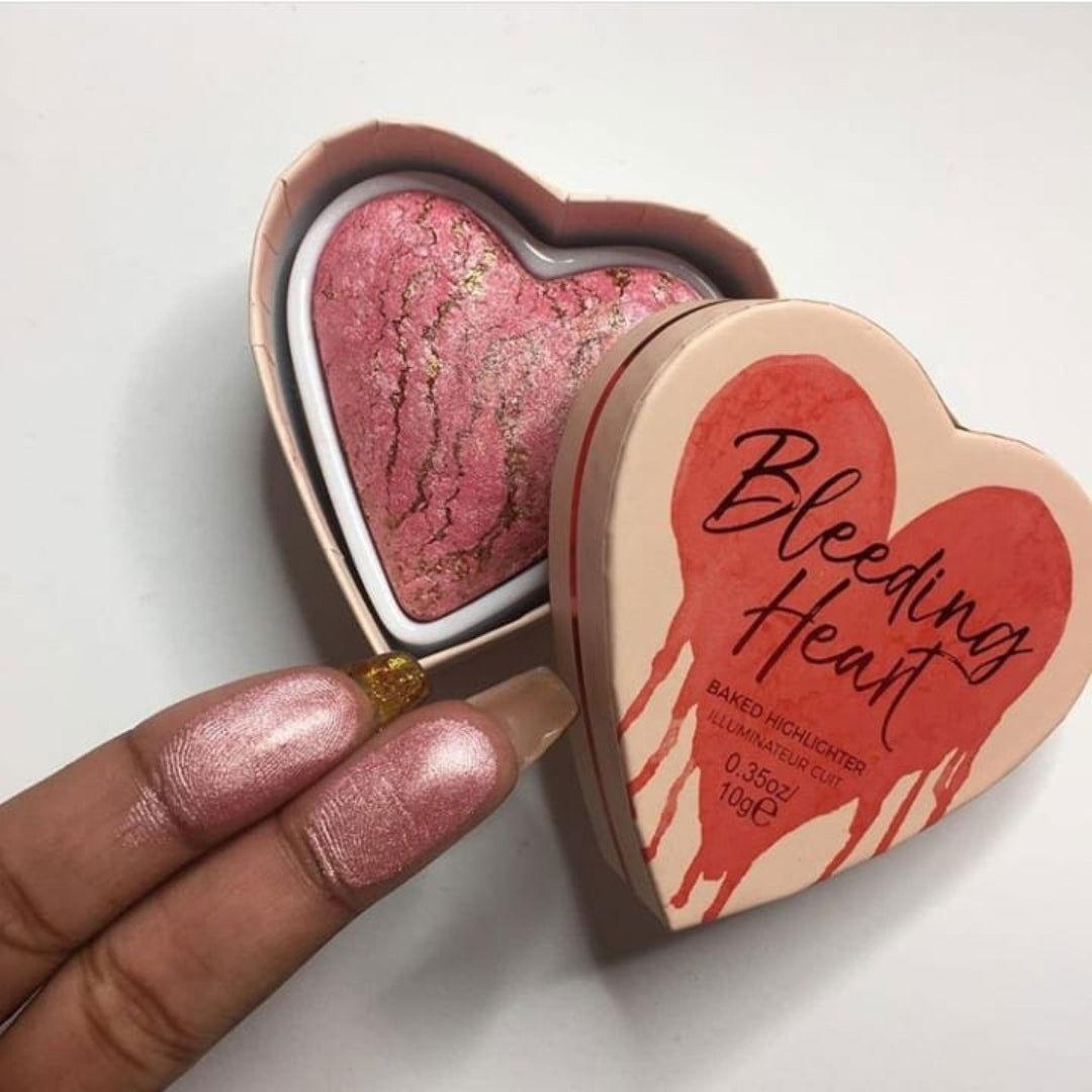 REVOLUTION | BLEEDING HEART BAKED HIGHLIGHTER Mayshka